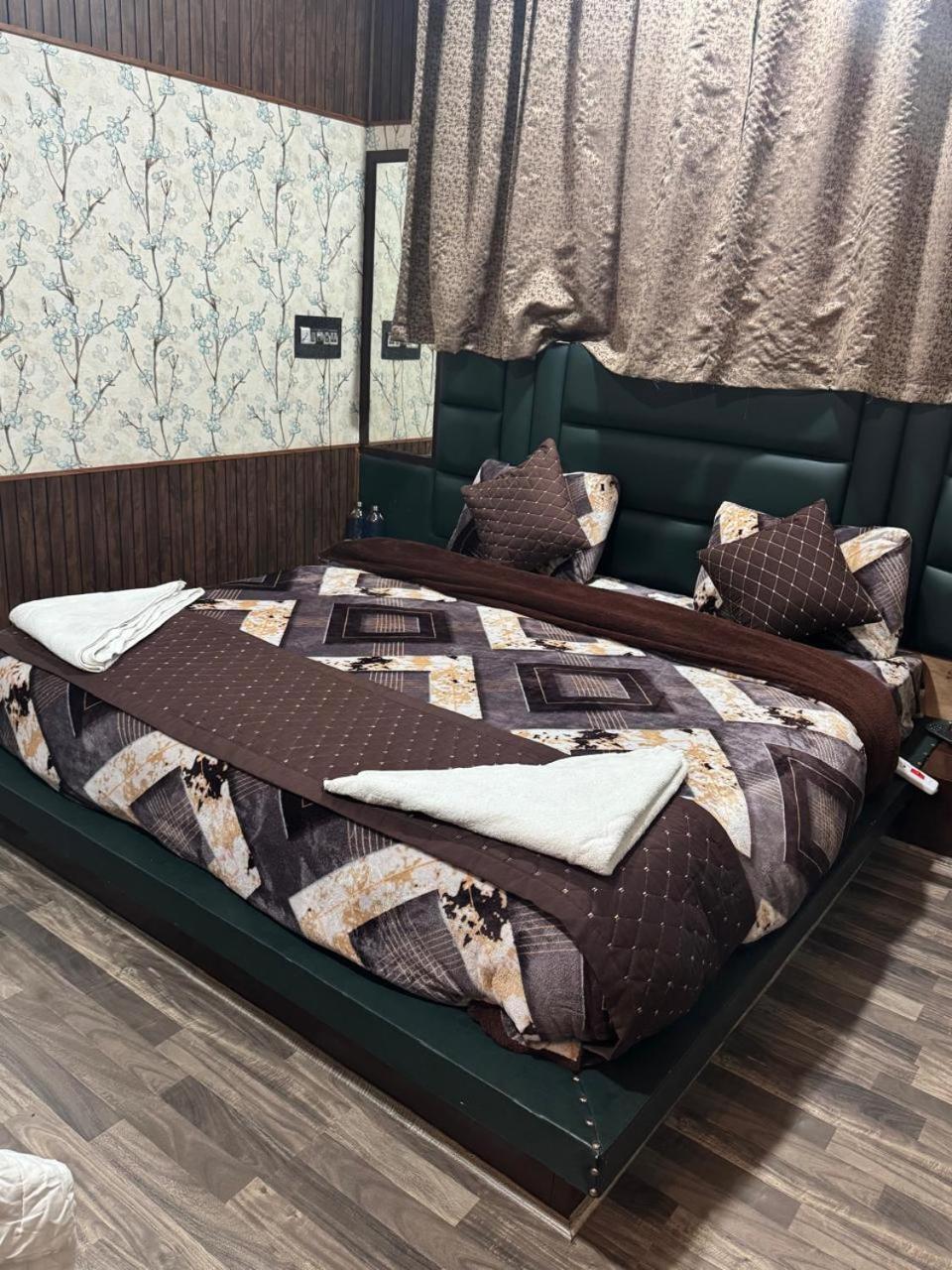 Srīnagar Hotel The Casa מראה חיצוני תמונה