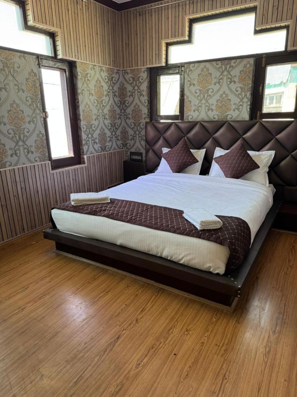 Srīnagar Hotel The Casa מראה חיצוני תמונה