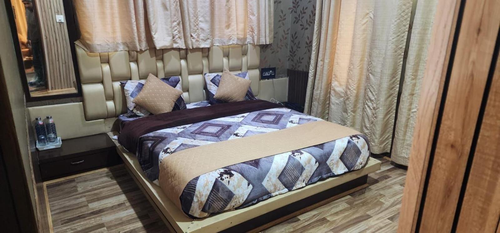 Srīnagar Hotel The Casa מראה חיצוני תמונה