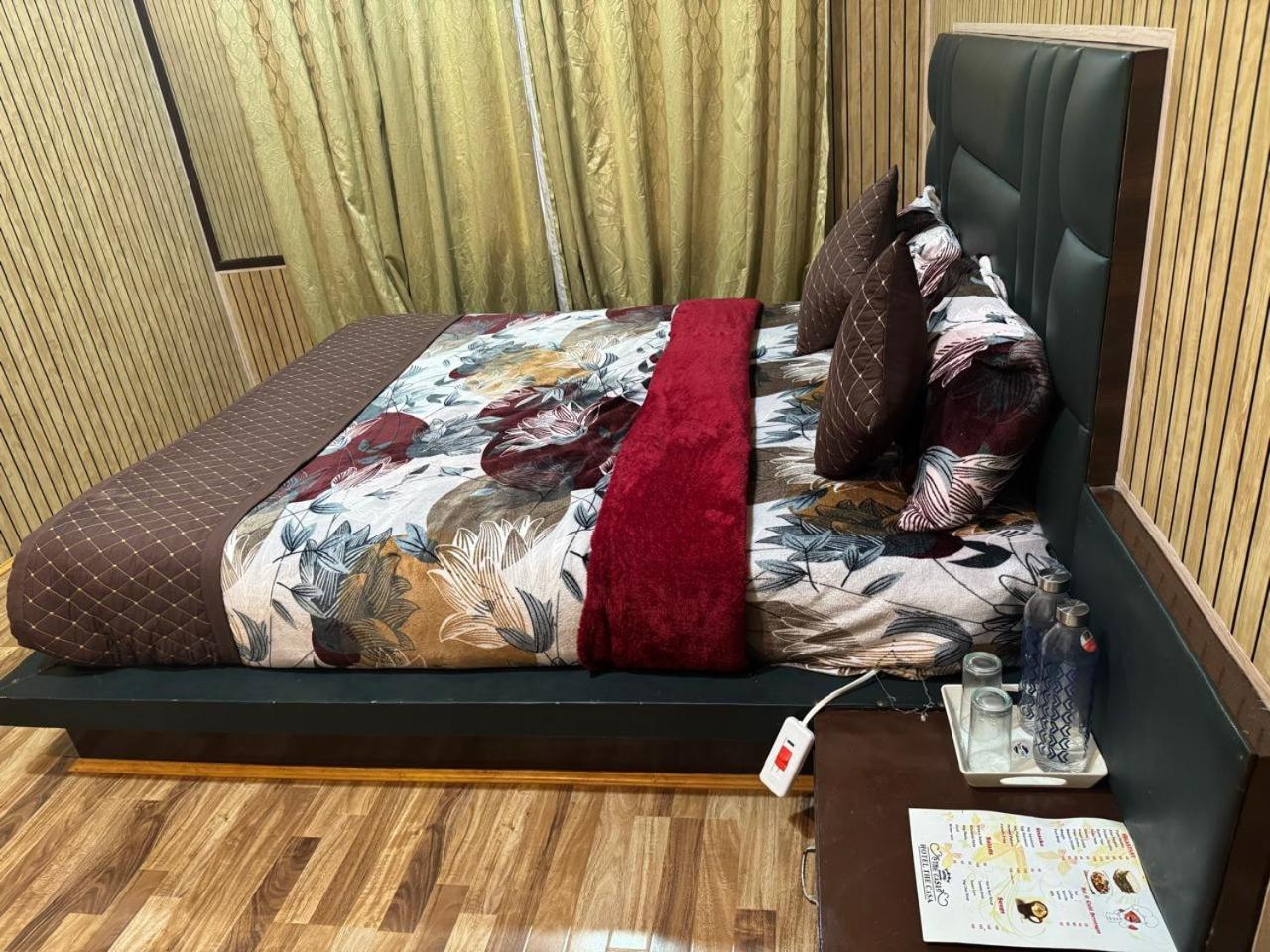 Srīnagar Hotel The Casa מראה חיצוני תמונה